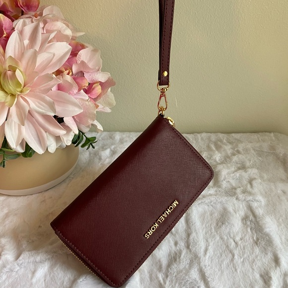 Jet Set Travel Large Flat Multifunction Phone Case - Picture 5 of 6